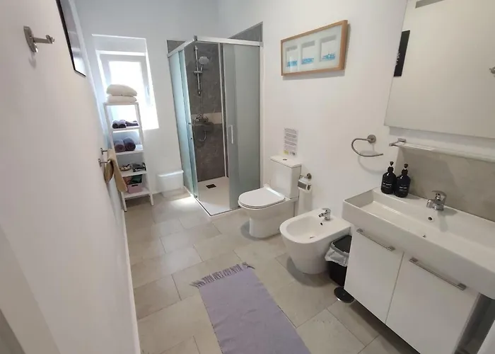 Апартаменты Fantastico 4 - With Large Private Terrace, Free Parking, Air Conditioning, Bbq *
