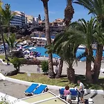 Fantastico 4 - With Large Private Terrace, Free Parking, Air Conditioning, Bbq *