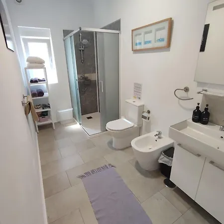 Apartmán Fantastico 4 - With Large Private Terrace, Free Parking, Air Conditioning, Bbq *